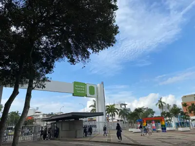 Profesor y estudiantes de la UIS enfrentan a encapuchados que interrumpían clases en Bucaramanga