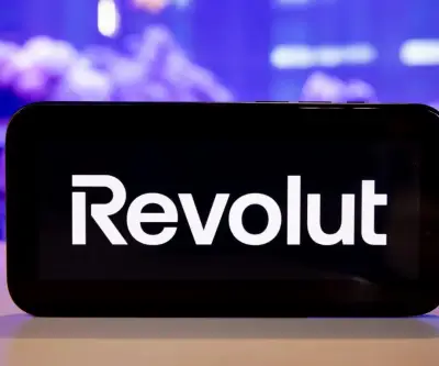 Revolut obtiene licencia bancaria completa en Reino Unido para expandir servicios financieros