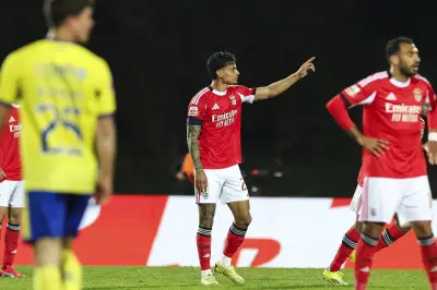 Richard Ríos marca su primer gol en Portugal y Jhon Durán brilla en Rusia