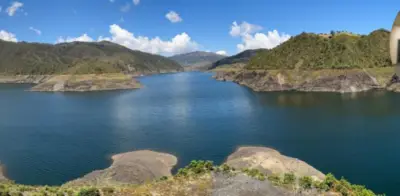 Superservicios intensifica vigilancia por alza en precios de energía pese a altos niveles en embalses