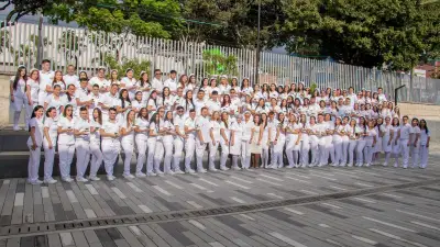 UCC Bucaramanga celebra ceremonia de imposición de tocados para estudiantes de Enfermería