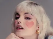 Antonia Jones presenta álbum que recorre las etapas del duelo amoroso