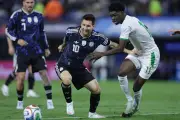 Argentina vence 2-1 a Mauritania en amistoso con Messi en la segunda mitad