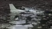 Avioneta con dos ocupantes cae en el río Hudson por fallas en el motor