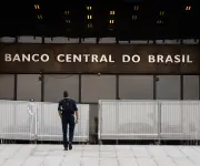 Banco Central de Brasil reduce tasa Selic a 14,75% y pide cautela en futuros ajustes