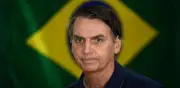 Bolsonaro permanece en cuidados intensivos por neumonía mientras su defensa insiste en prisión domiciliaria
