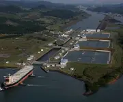 Canal de Panamá opera a máxima capacidad por guerra en Irán que impulsa tráfico de GNL