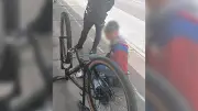 Capturan a ladrón que robó bicicleta y subió a Transmilenio en estación Calle 100