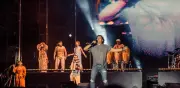 Carlos Vives regresa a Aruba tras 10 años, graba videoclips y presenta adelantos de 'El Último Disco'