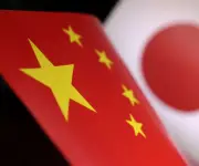 China anticipa menor crecimiento económico y enfrenta exceso de capacidad industrial