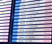 Ciclón 'Bomba' Paraliza Vuelos en EE.UU.: Nueva York y Chicago Entre los Más Afectados