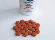 Colombia retrocede 40 años en acceso a medicamentos para VIH según organizaciones