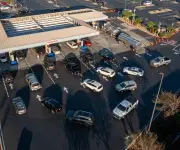 Confianza del consumidor en EE.UU. cae a mínimo trimestral por inflación y guerra