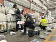 DIAN desmantela bodega clandestina de medicamentos en Cartagena con incautación millonaria