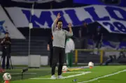 Diego Arias, técnico de Atlético Nacional, bajo presión tras eliminación en Copa Sudamericana