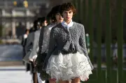 Dior y Saint Laurent brillan con colecciones florales y sofisticadas en la Semana de la Moda de París