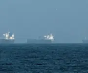 EE.UU. intensifica guerra con Irán: bombardeos en isla Kharg y amenazas sobre petróleo