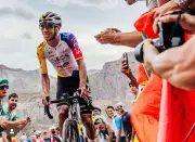 Egan Bernal nominado a Premio Laureus por su regreso tras accidente casi mortal