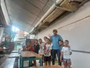 El 'profe' Pájaro transforma vidas con su escuela al aire libre en Bucaramanga