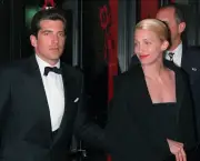 El vestido negro de Carolyn Bessette Kennedy se subasta tras renovado interés por su estilo