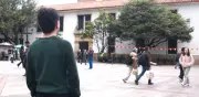 Estudiante logra neutralidad religiosa en juzgados tras fallo histórico de la Corte Constitucional