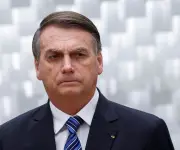 Exmandatario Jair Bolsonaro ingresa a UCI con neumonía grave en Brasil