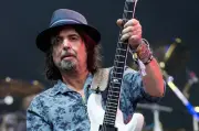 Fallece Phil Campbell, legendario guitarrista de Motörhead, a los 64 años