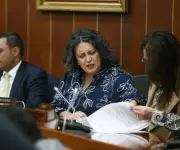 Figuras políticas tradicionales quedan rezagadas en elecciones congresionales de 2026