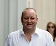 Frasers Group de Mike Ashley aumenta apuesta en Puma con opciones de venta por 200 millones de euros