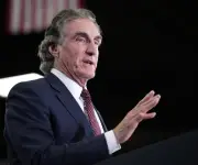 Funcionario de Trump insta a mineros a invertir en la riqueza mineral de Venezuela