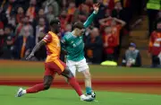 Galatasaray vence 1-0 a Liverpool en Champions con gol de Lemina y suspensión de Dávinson Sánchez