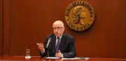Gerente del Banco de la República defiende autonomía y pide retorno del ministro Ávila a la junta