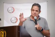 Germán Vargas Lleras reaparece y da impulso a Cambio Radical para elecciones de marzo