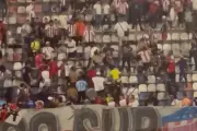 Hinchas del Junior protagonizan vergonzosa pelea durante derrota 4-0 ante Atlético Nacional