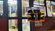 Hombre destruye bus de TransMilenio en Bogotá tras negativa de pasajeros a darle dinero