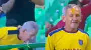Hombre juega con huevo en partido y termina cubierto de yema en viral gracioso
