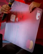 Independiente Santa Fe lanza tarjeta de crédito exclusiva para sus hinchas con múltiples beneficios