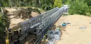 Ingenieros Militares instalan puente de 52 toneladas en Bocas del Opón, Santander