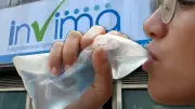 Invima alerta sobre bolsas de agua con registro sanitario vencido en Colombia