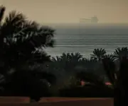 Irán declara el Estrecho de Ormuz abierto excepto para barcos de países enemigos