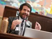 Juan Carlos Losada busca el Senado tras tres periodos en la Cámara de Representantes