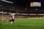 Juan Fernando Quintero brilla en River Plate con jugada que sorprende a su entrenador