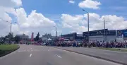 Marcha feminista y carrera Snoopy generan caos vial en Bogotá este sábado