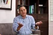 Mauricio Lizcano critica consultas presidenciales y exige renuncia a reposición de votos