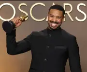 Michael B. Jordan celebra su Óscar con hamburguesa en tradición viral de ganadores