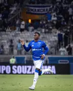 Néyser Villarreal marca su primer gol profesional en Brasil en un vibrante empate del Cruzeiro
