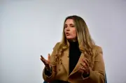 Paloma Valencia define postura sobre la JEP mientras busca fórmula vicepresidencial