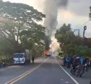 Paro minero cumple nueve días con pérdidas millonarias y toques de queda en Antioquia