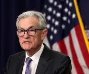 Powell elogia firmeza de Volcker ante presiones políticas y defiende independencia de la FED