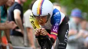 Preocupación por Egan Bernal: Ineos lo baja de otra carrera y crecen las dudas sobre su estado